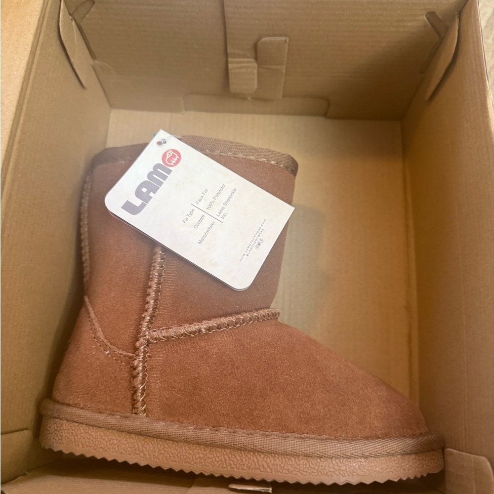 Lamo toddler boots nwt